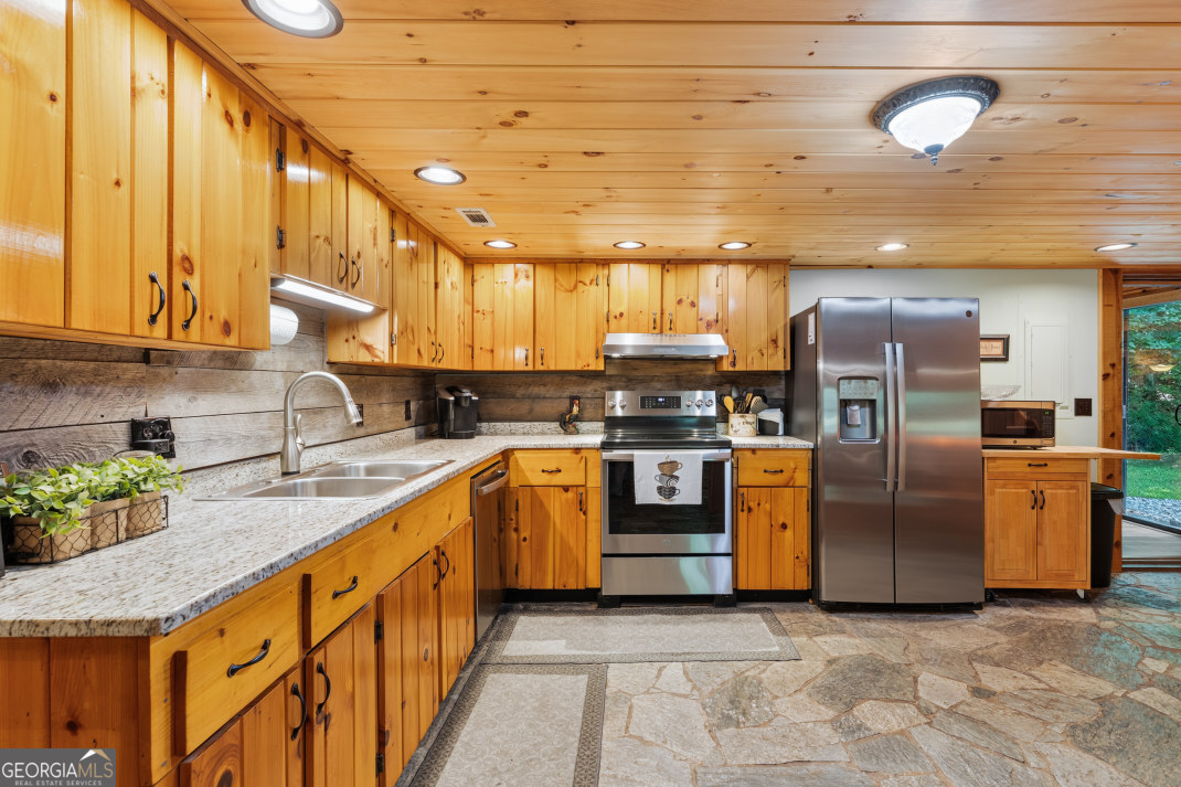 170 Dogpatch Lane Property Photo 8