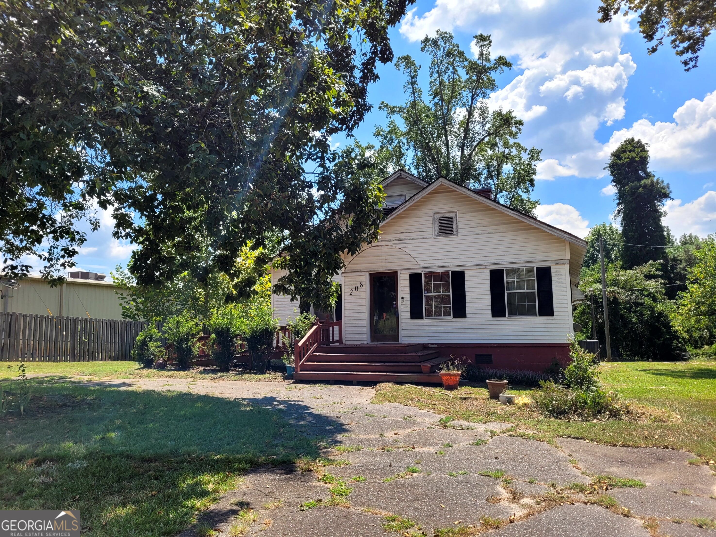 208 Manley Road Property Photo 4