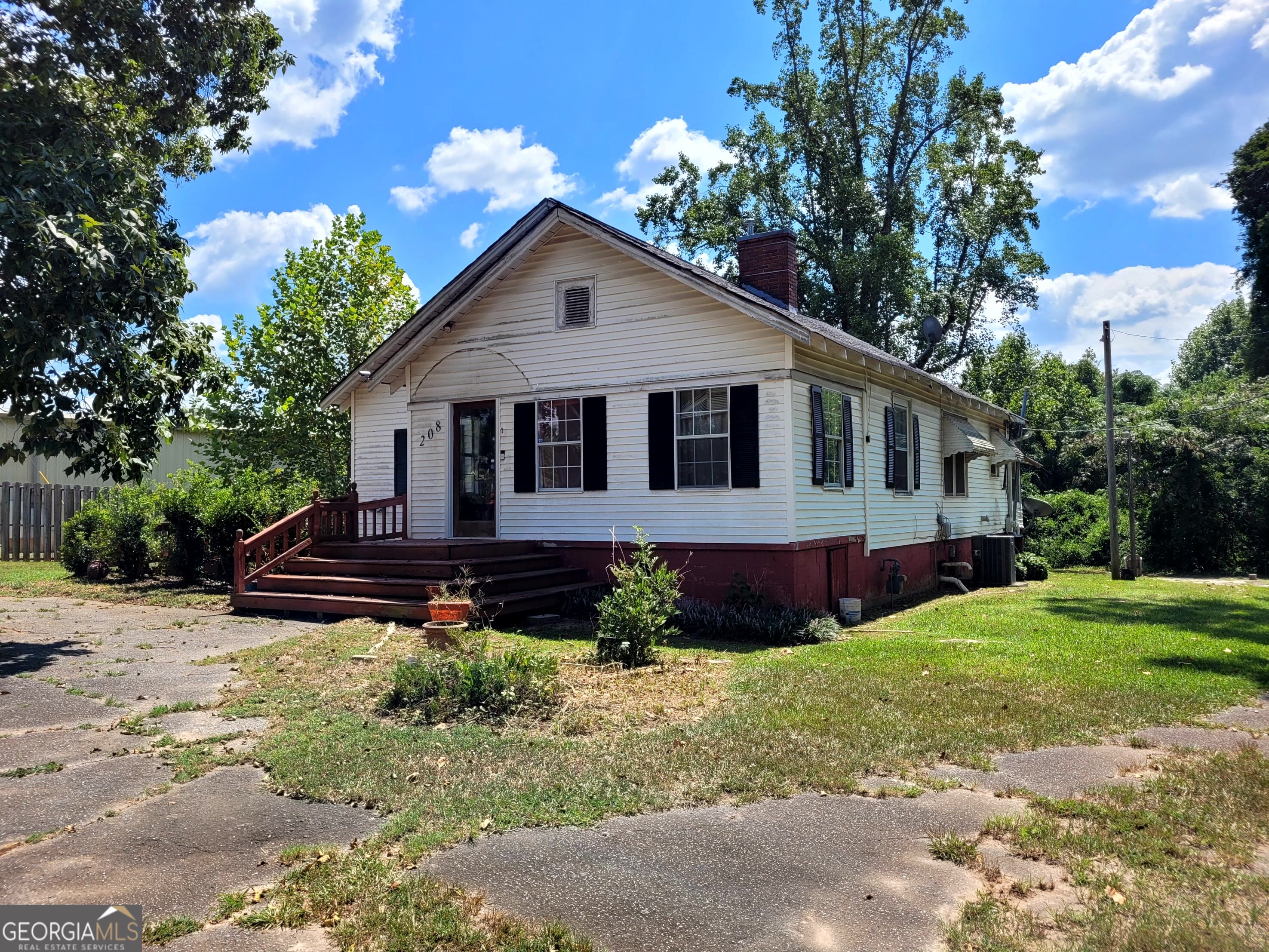 208 Manley Road Property Photo 6