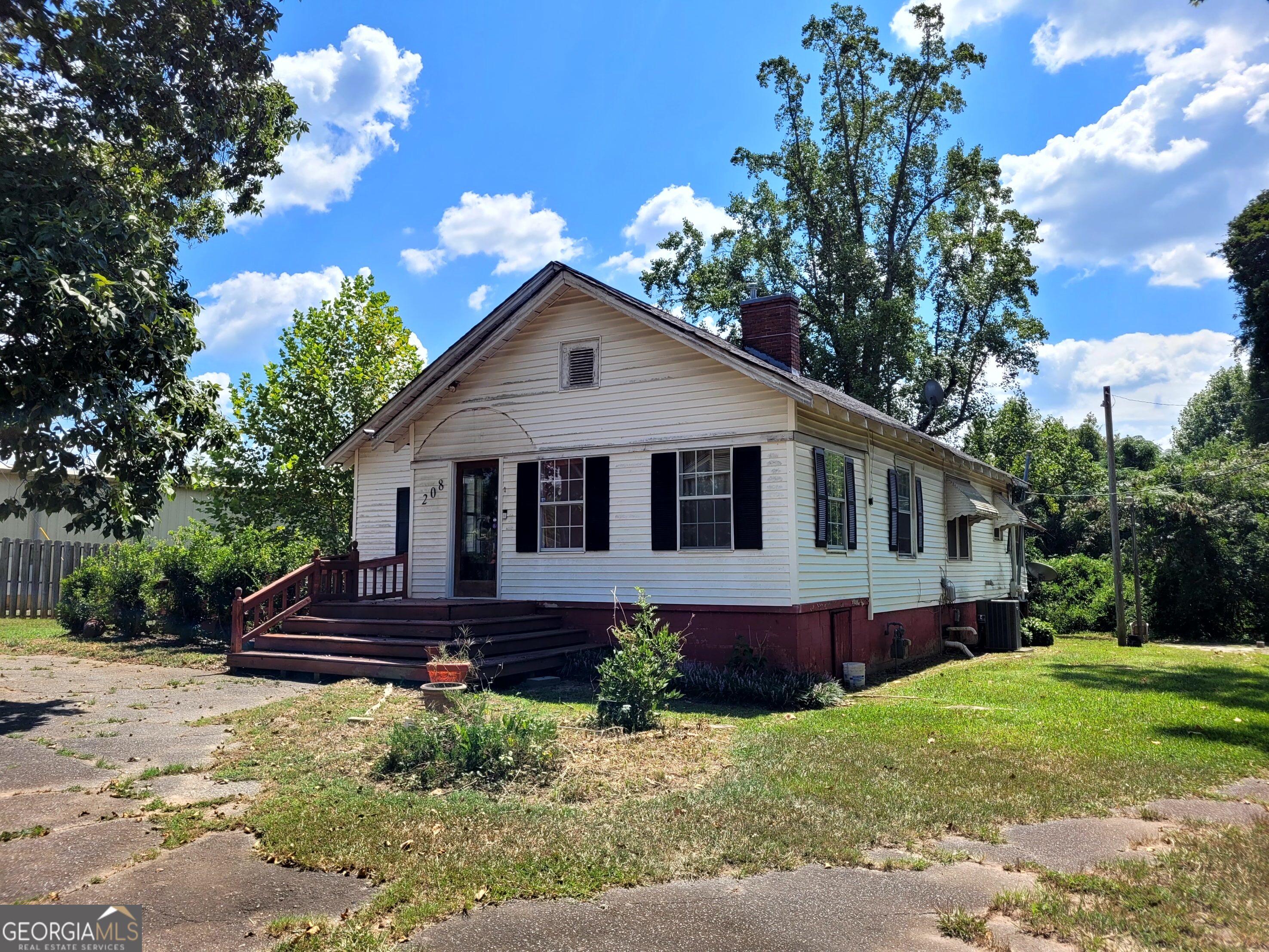 208 Manley Road Property Photo 7