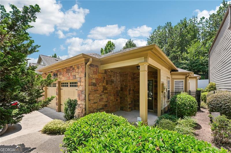 204 Oakleaf Drive Property Photo 1