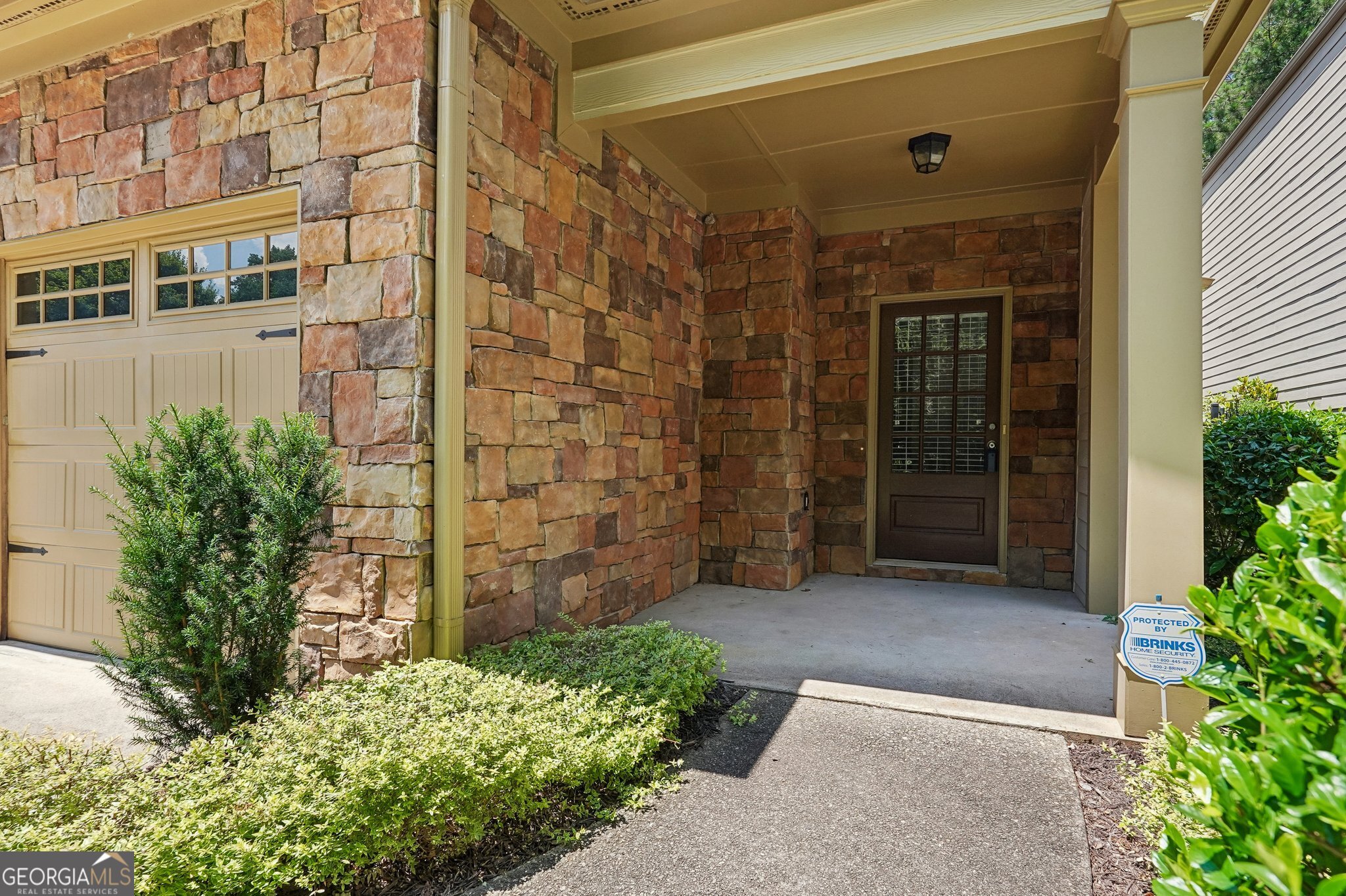 204 Oakleaf Drive Property Photo 2