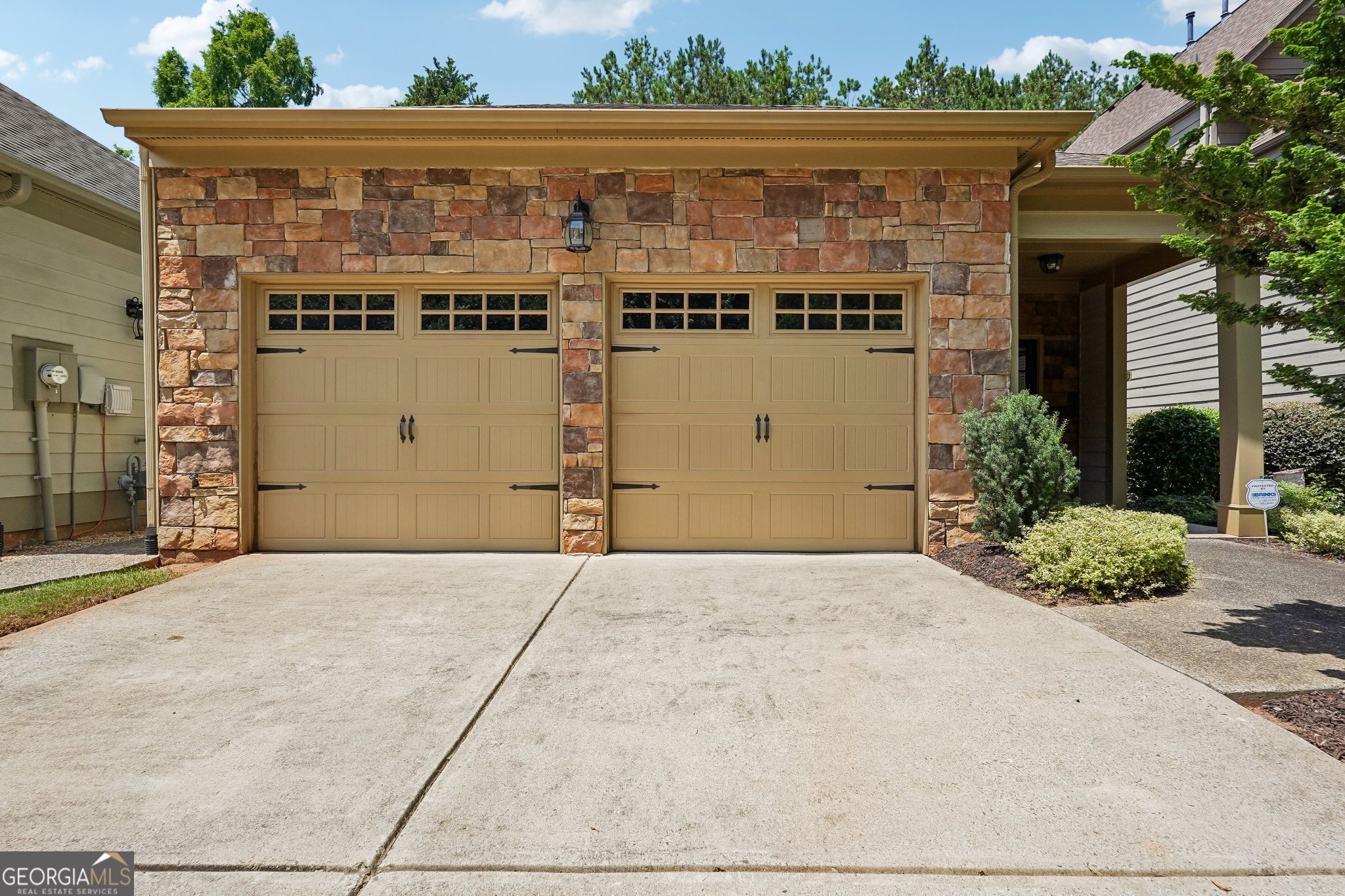 204 Oakleaf Drive Property Photo 3