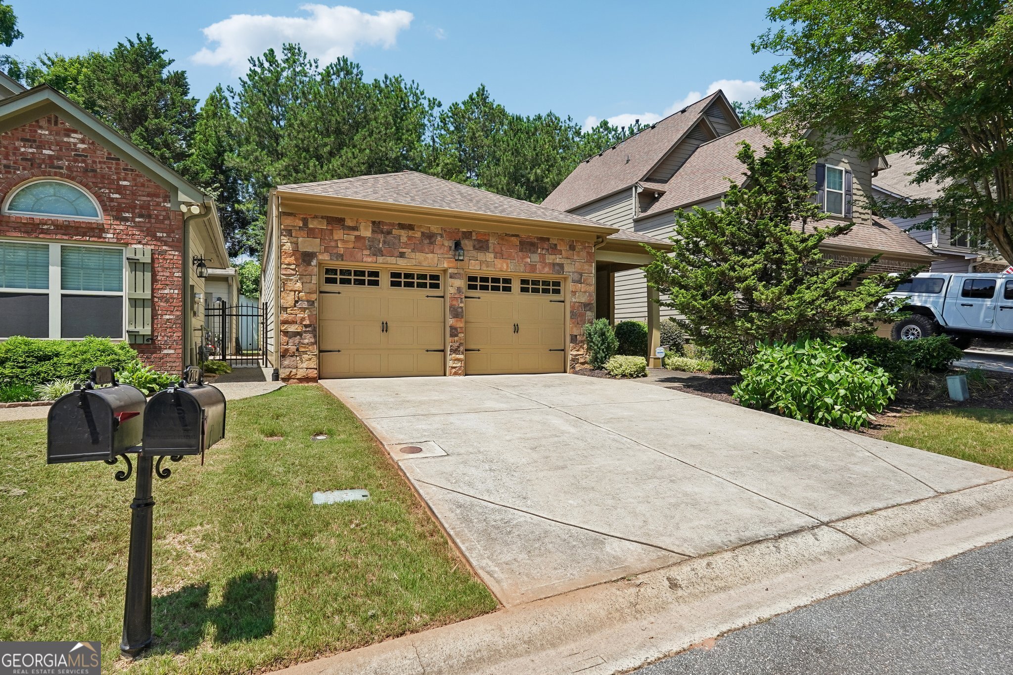 204 Oakleaf Drive Property Photo 5
