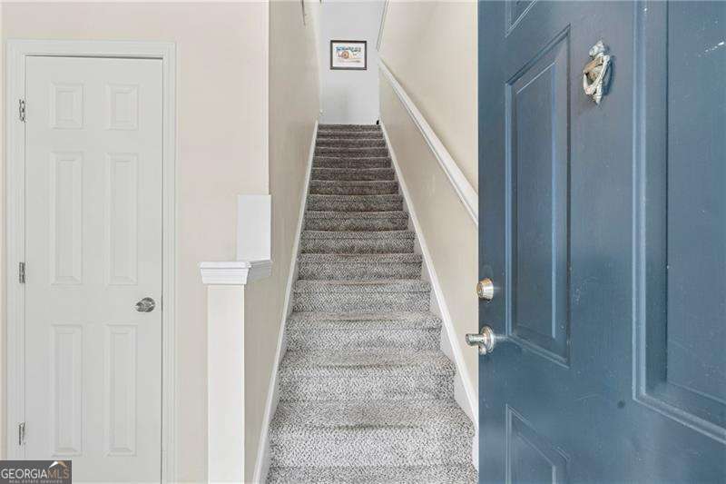 210 Spring Heights Lane Se # 2 Property Photo 3