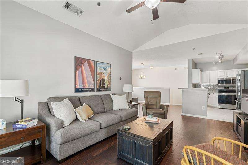 210 Spring Heights Lane Se # 2 Property Photo 6
