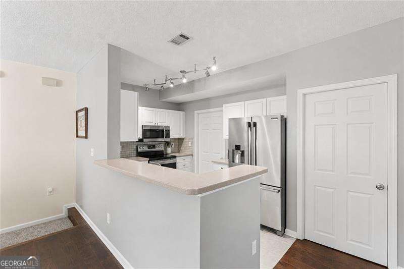 210 Spring Heights Lane Se # 2 Property Photo 9