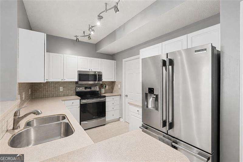 210 Spring Heights Lane Se # 2 Property Photo 10