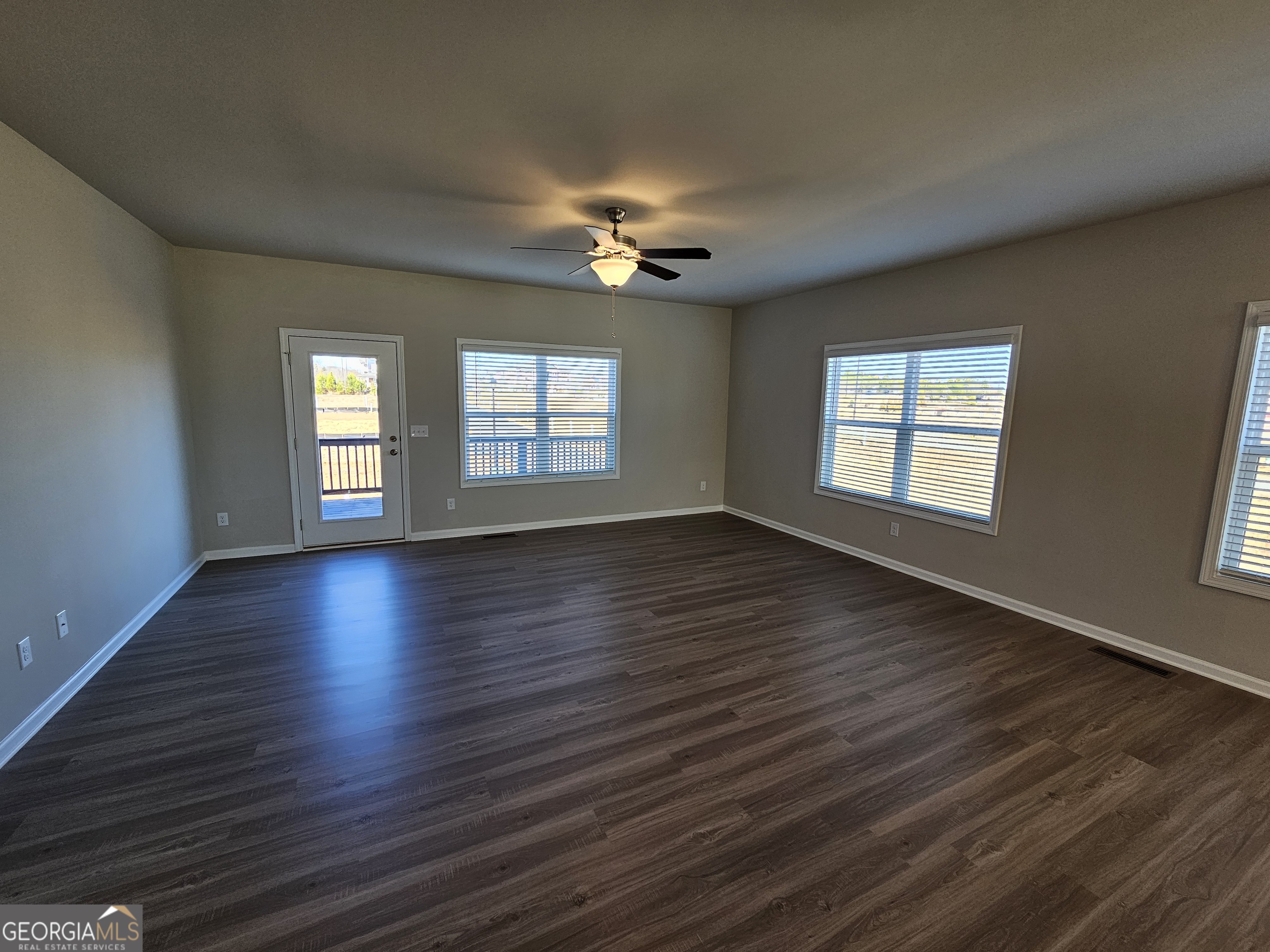 4 Silver Lane Property Photo 5