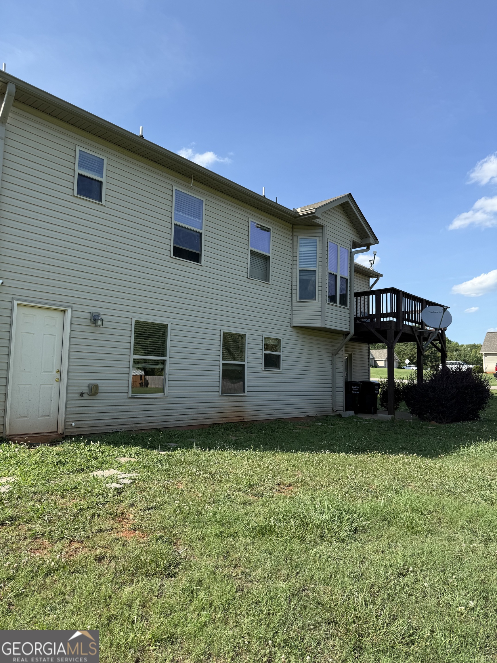 312 Thoroughbred Trail Property Photo 3