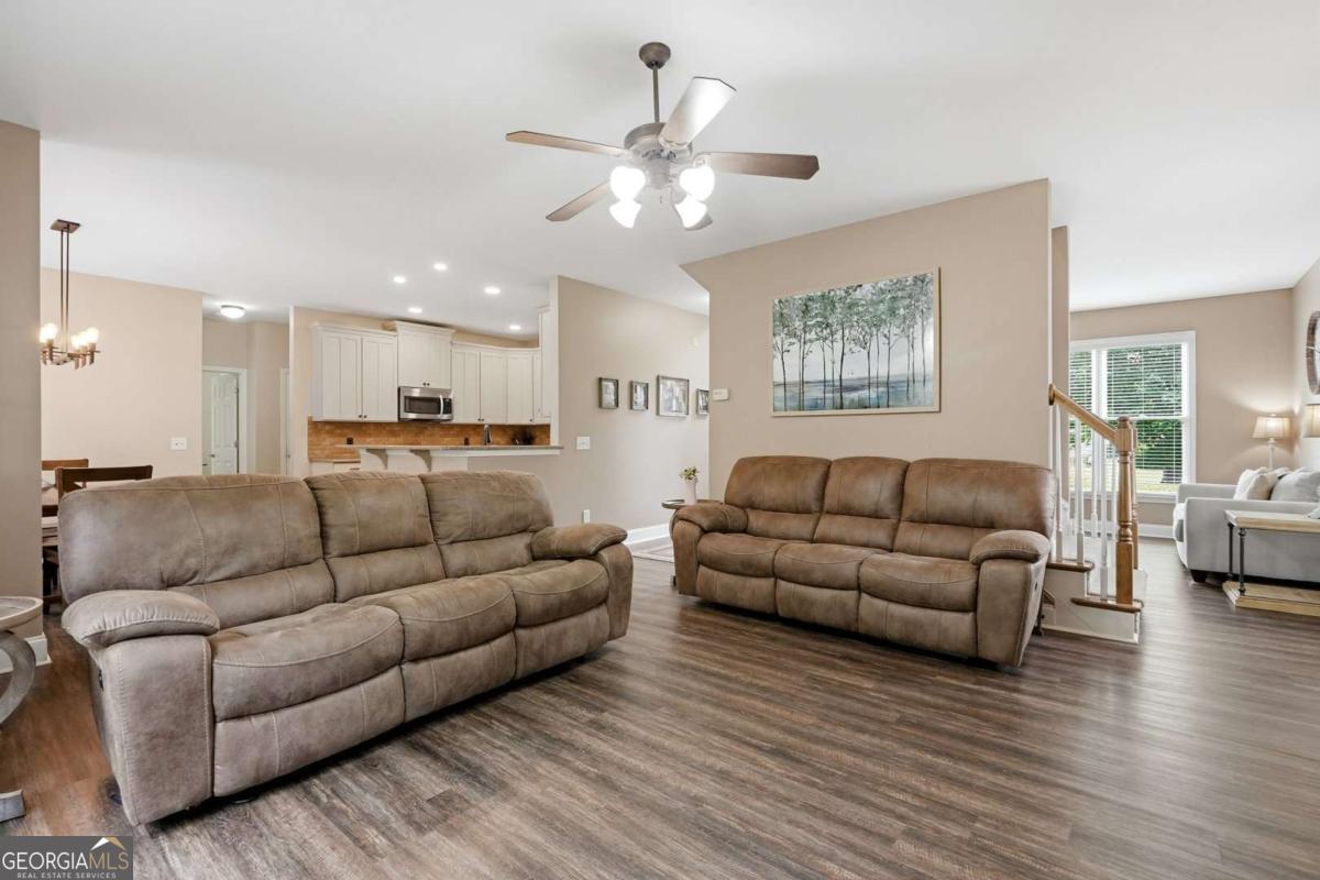 5305 Old Haven Court Property Photo 8