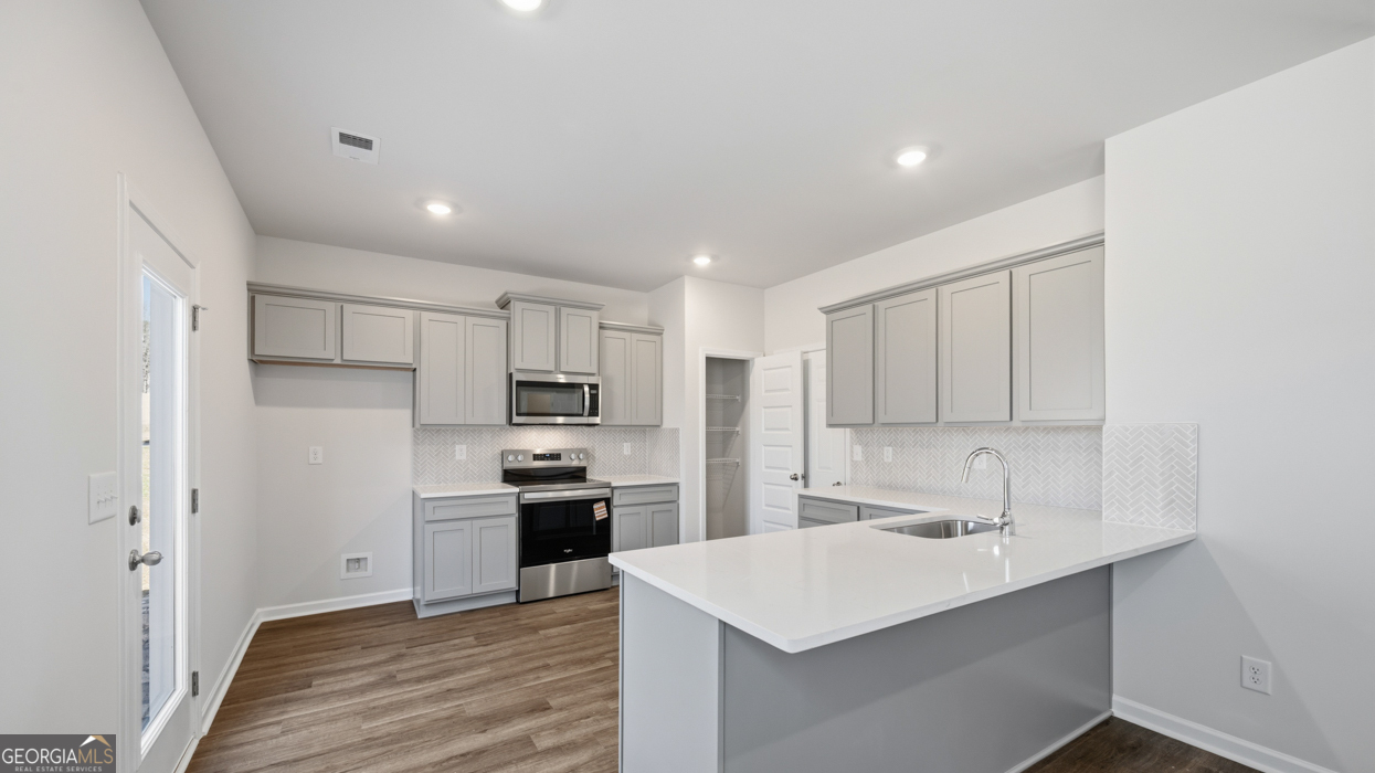 220 Bristol Boulevard Property Photo 12
