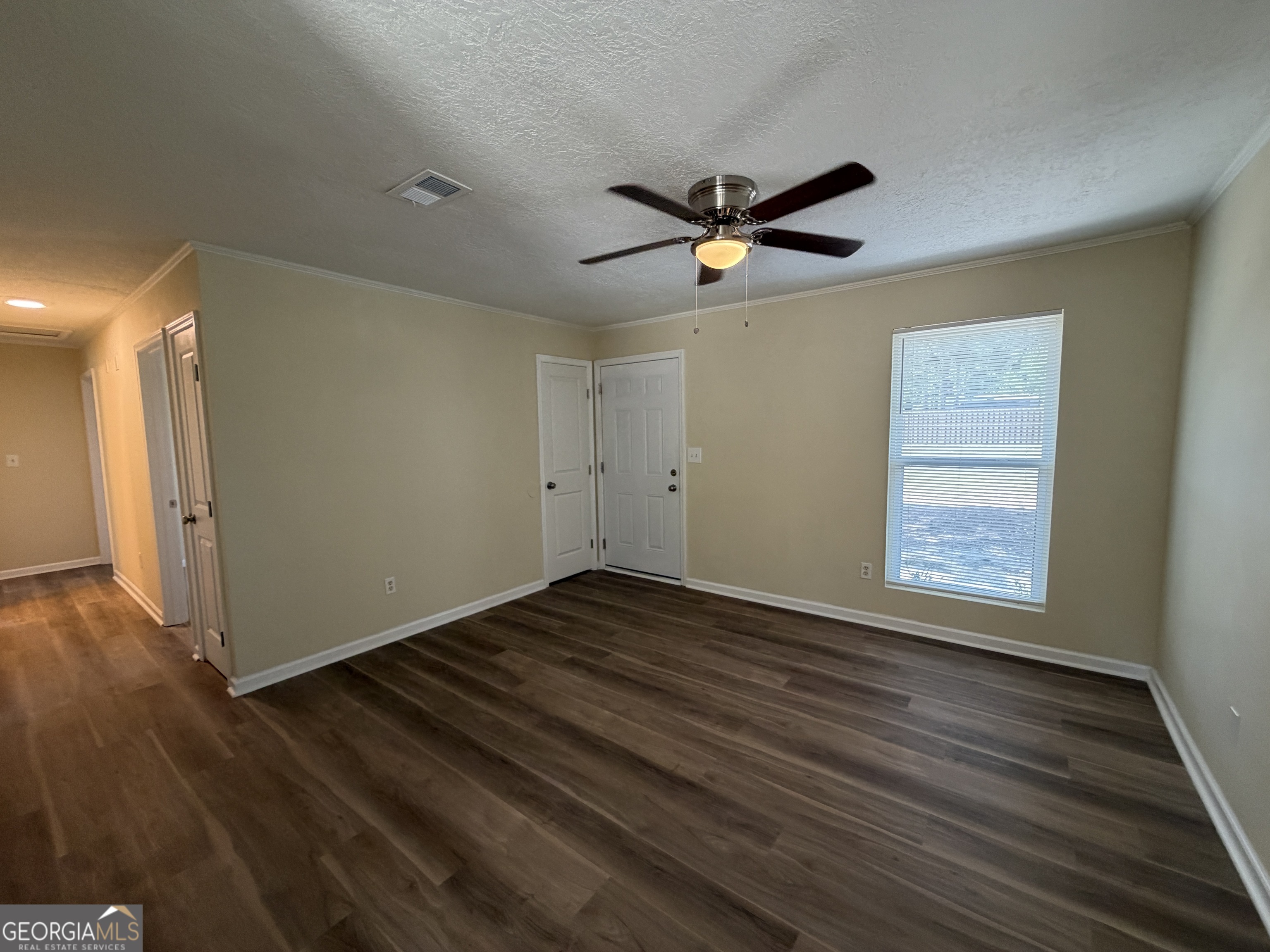 2523 Teakwood Drive Property Photo 2