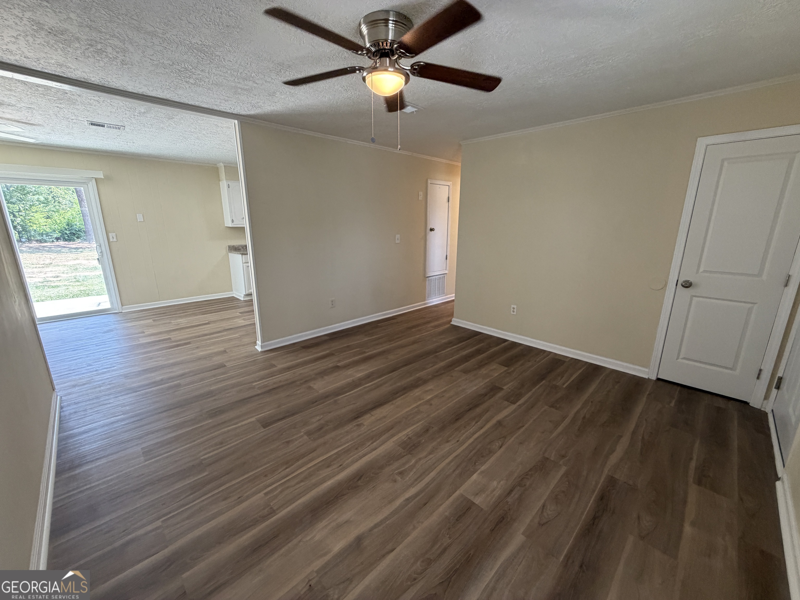 2523 Teakwood Drive Property Photo 5