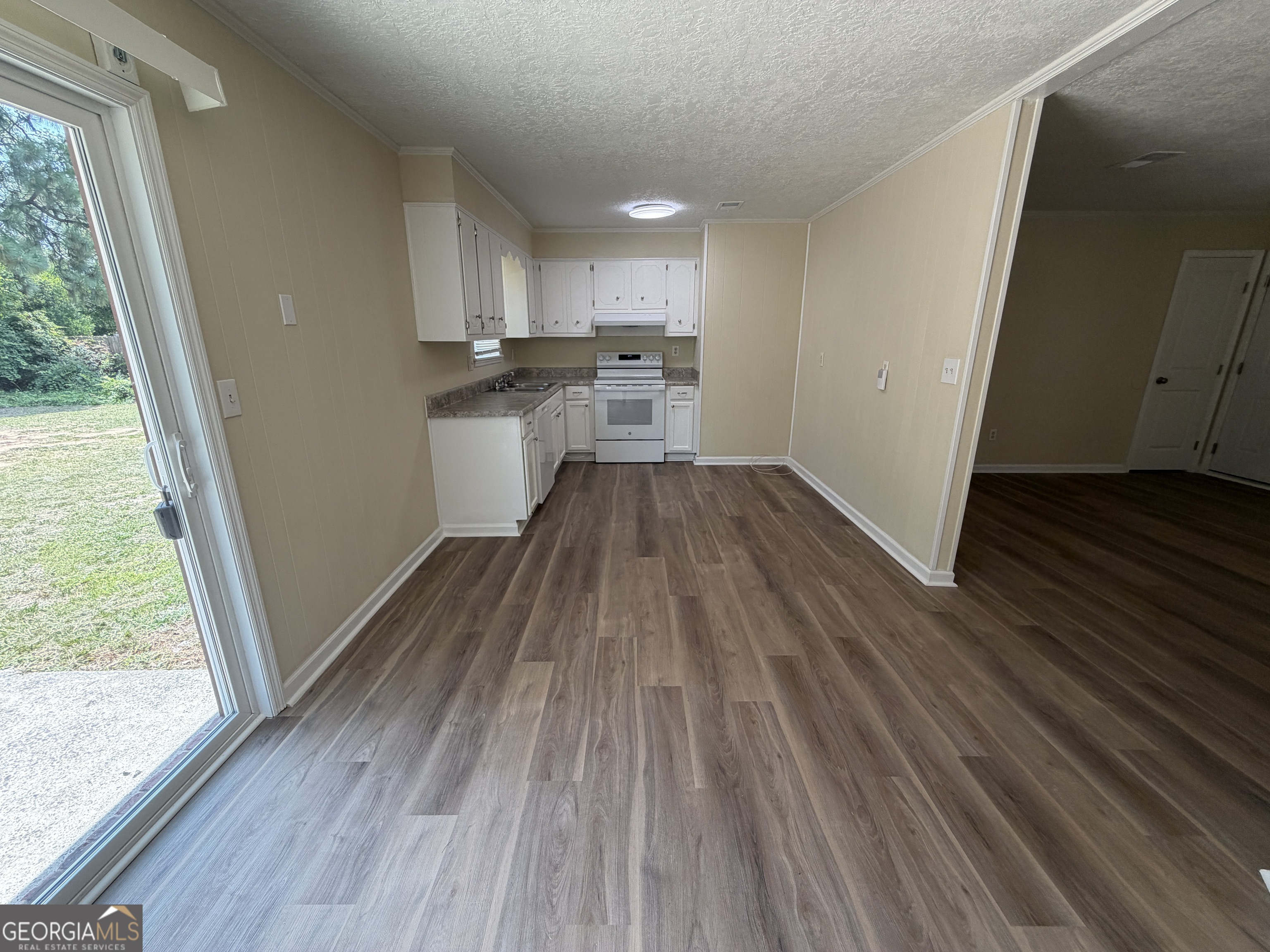 2523 Teakwood Drive Property Photo 6