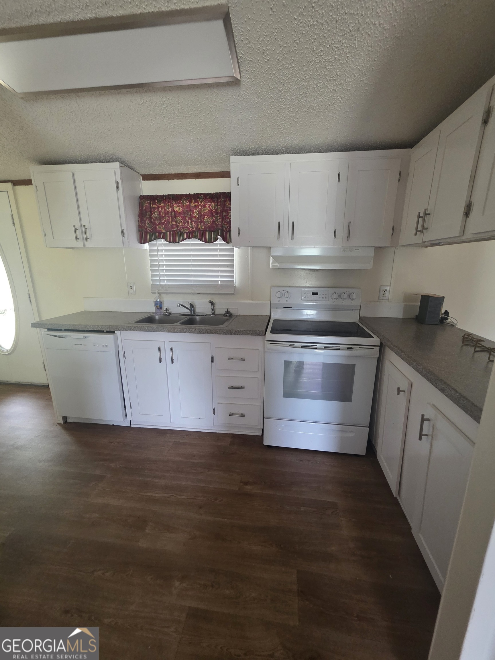 21 White Acre Lane Property Photo 11