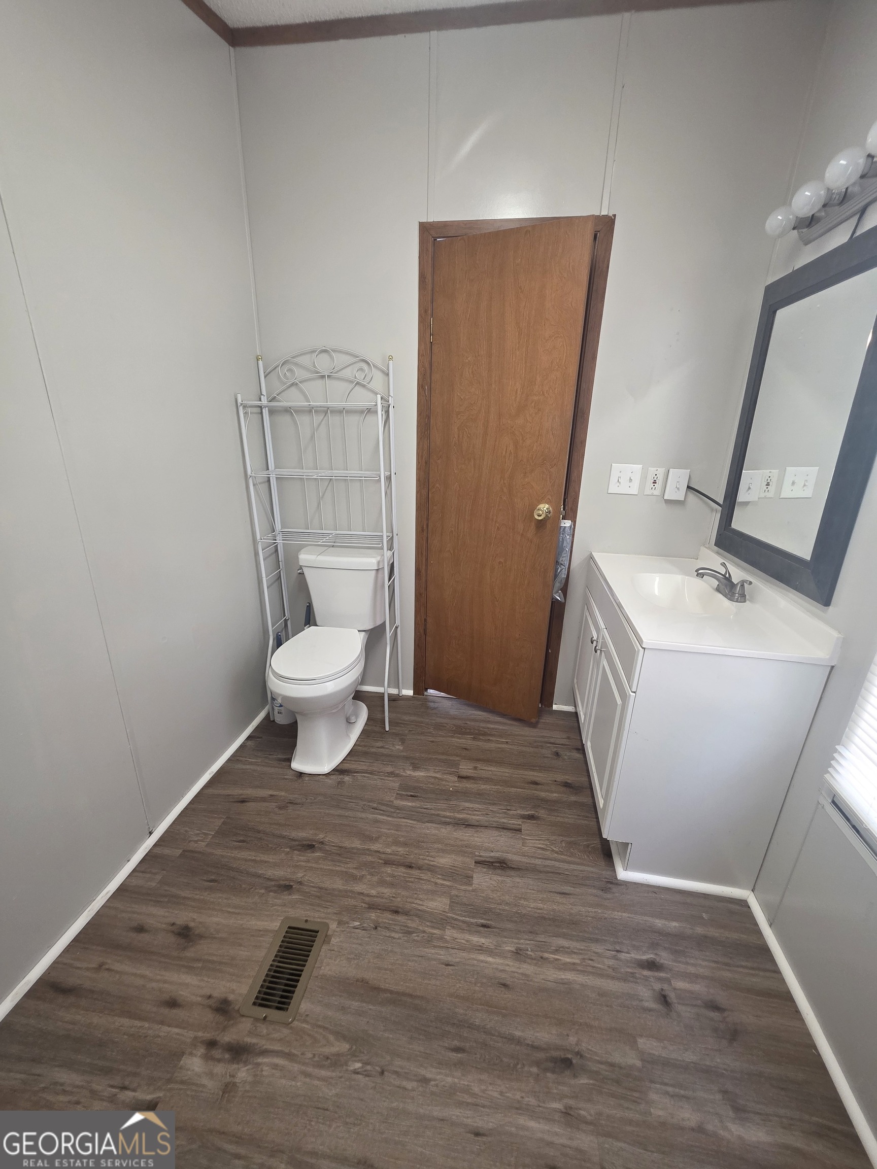 21 White Acre Lane Property Photo 23