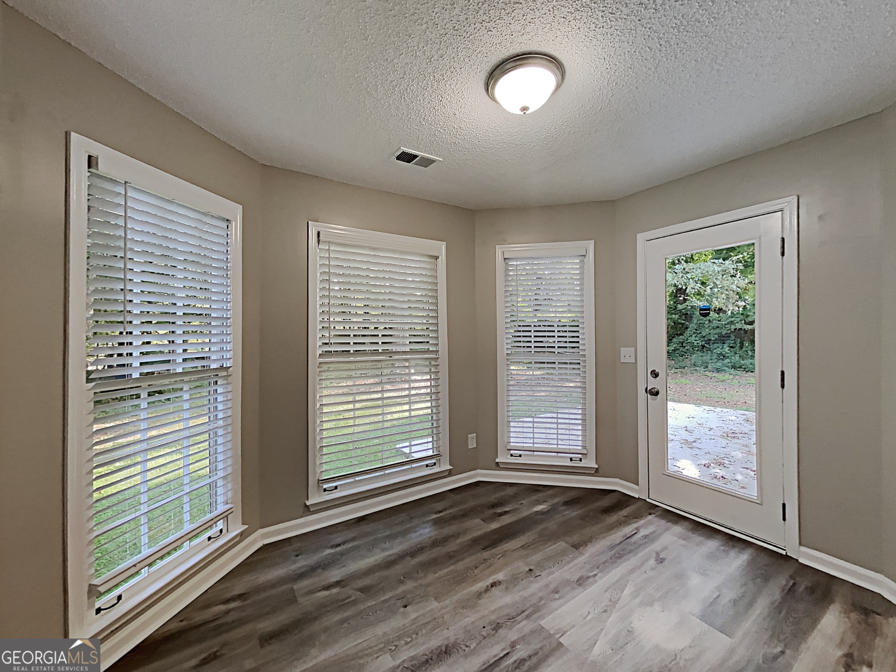 4423 Turnberry Court Property Photo 14
