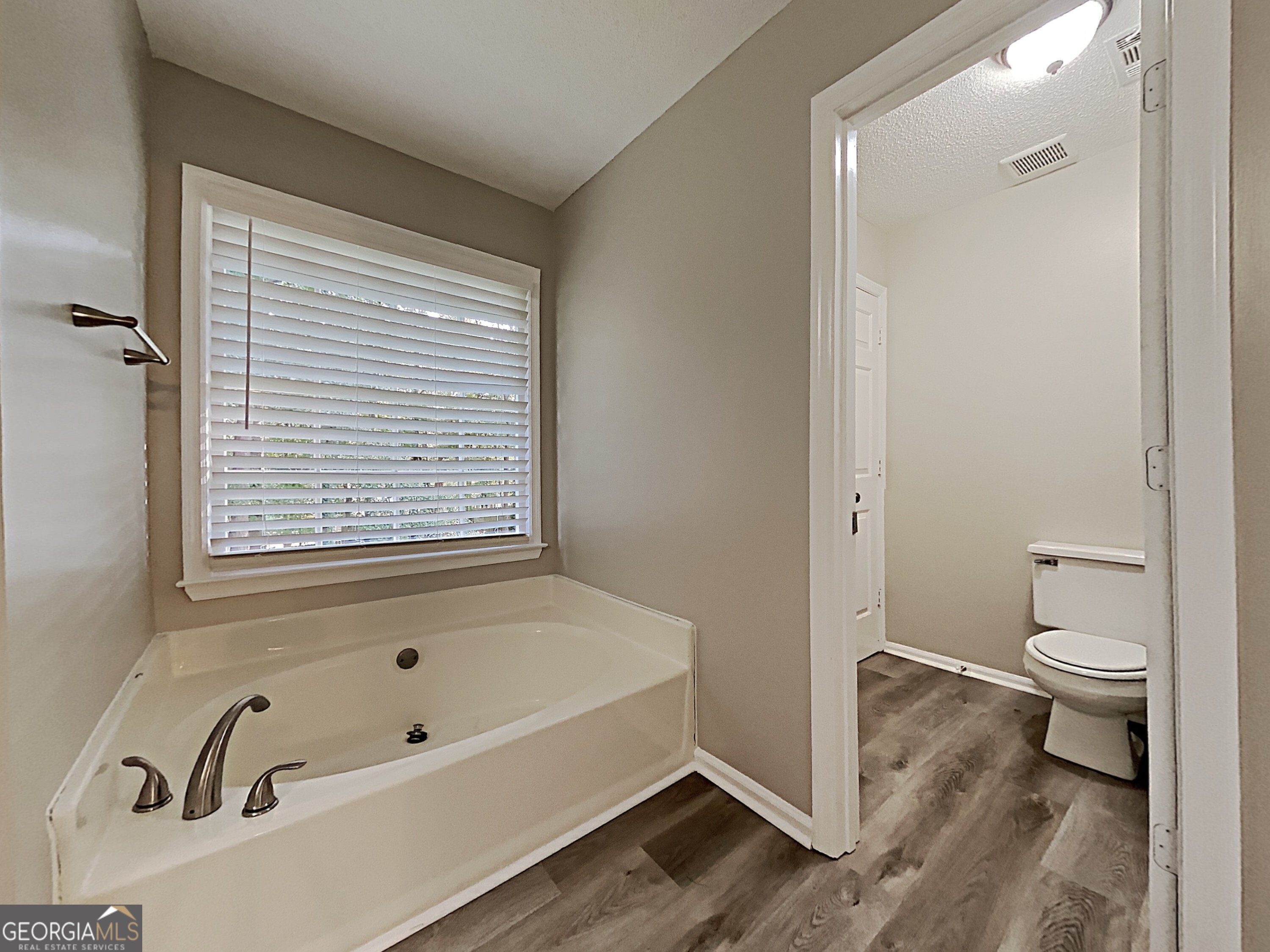 4423 Turnberry Court Property Photo 27