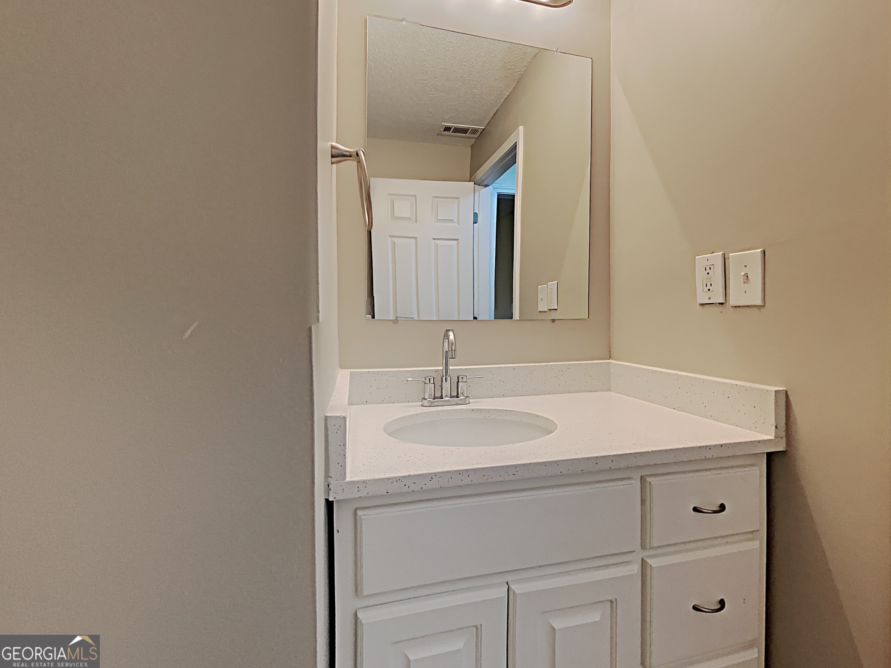 4423 Turnberry Court Property Photo 28