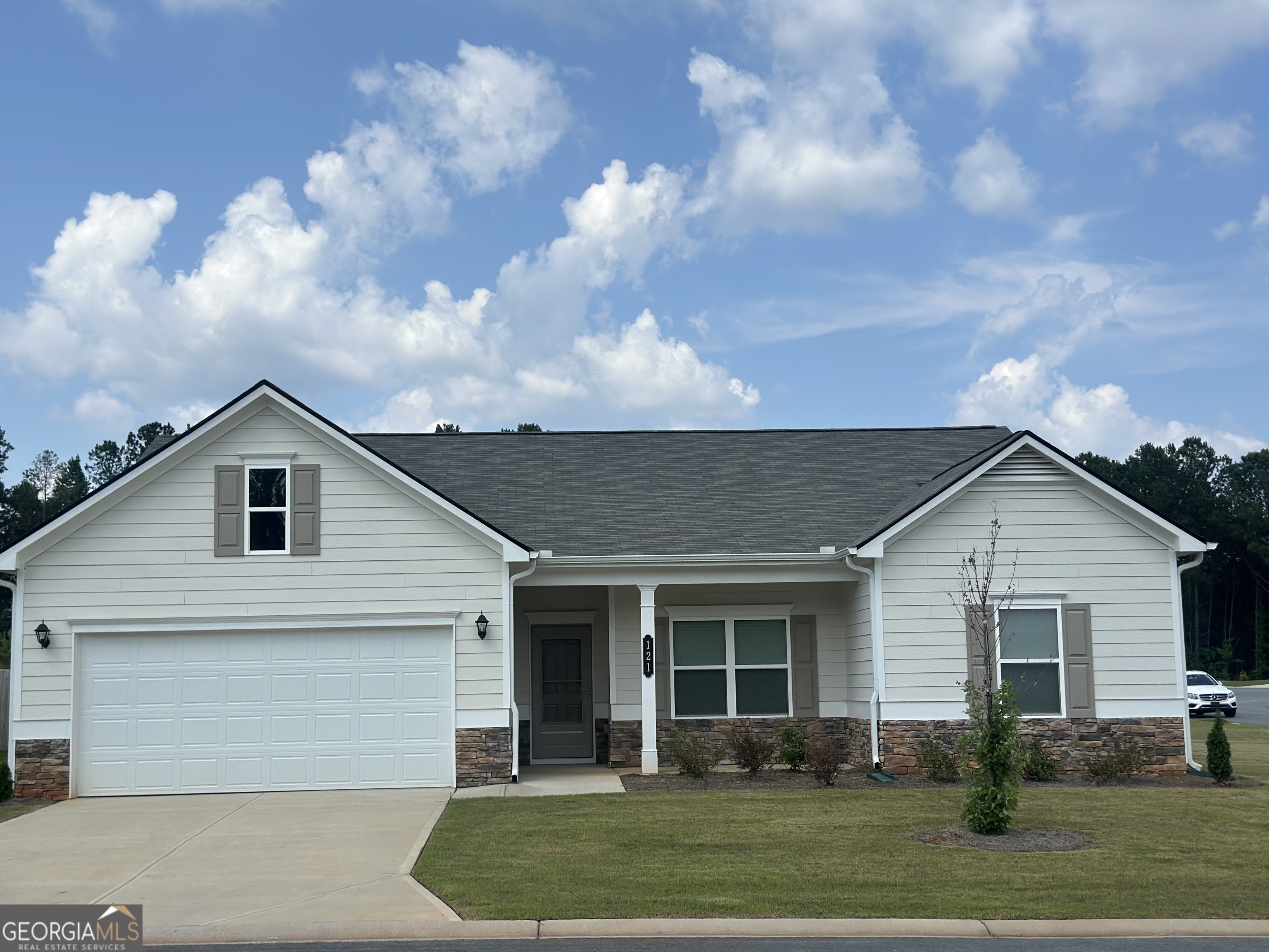 121 Creekside Road Property Photo 1