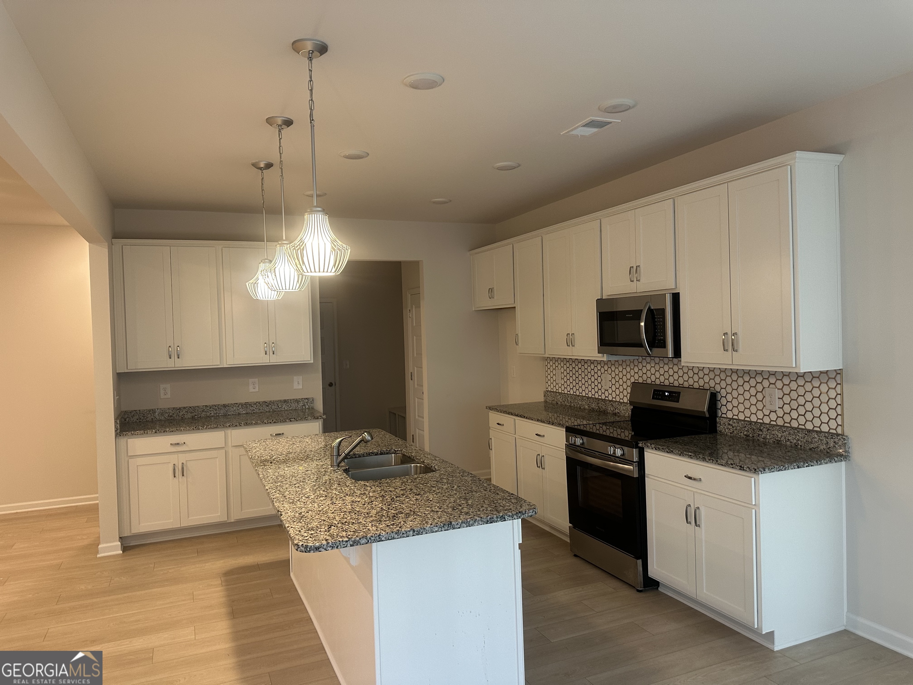 121 Creekside Road Property Photo 9