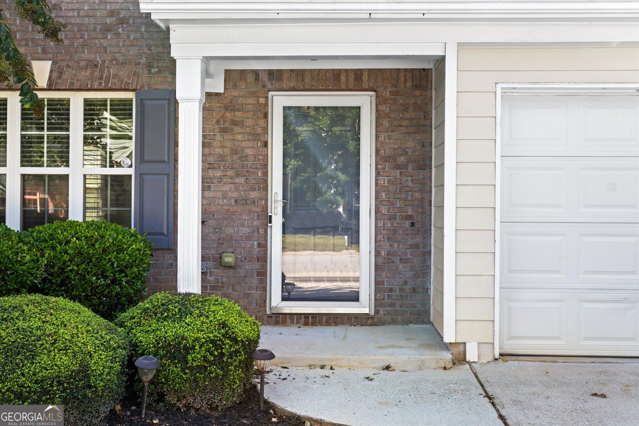 9517 Lakeview Road Property Photo 6