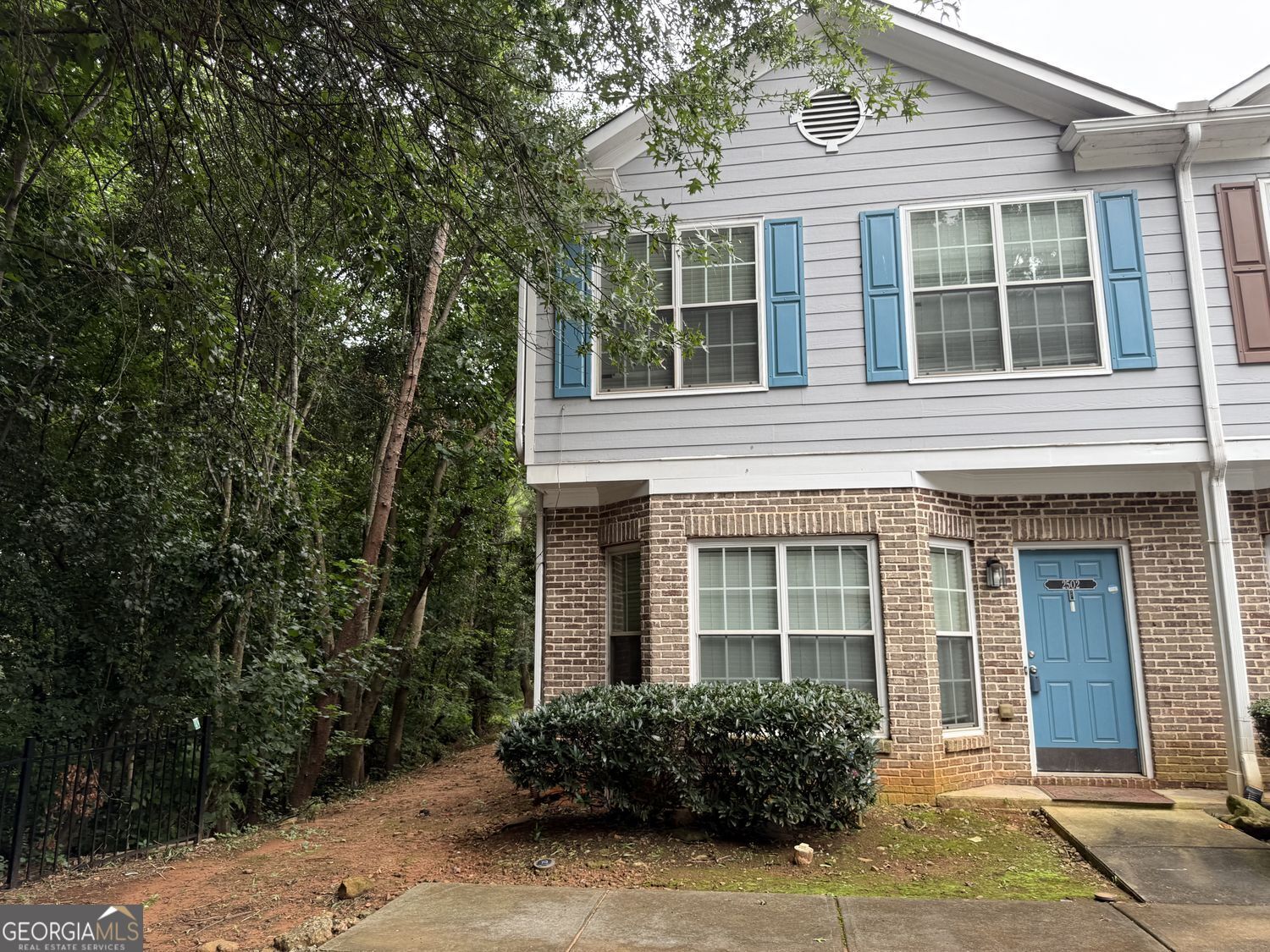 2502 Walden Lake Drive Property Photo 1