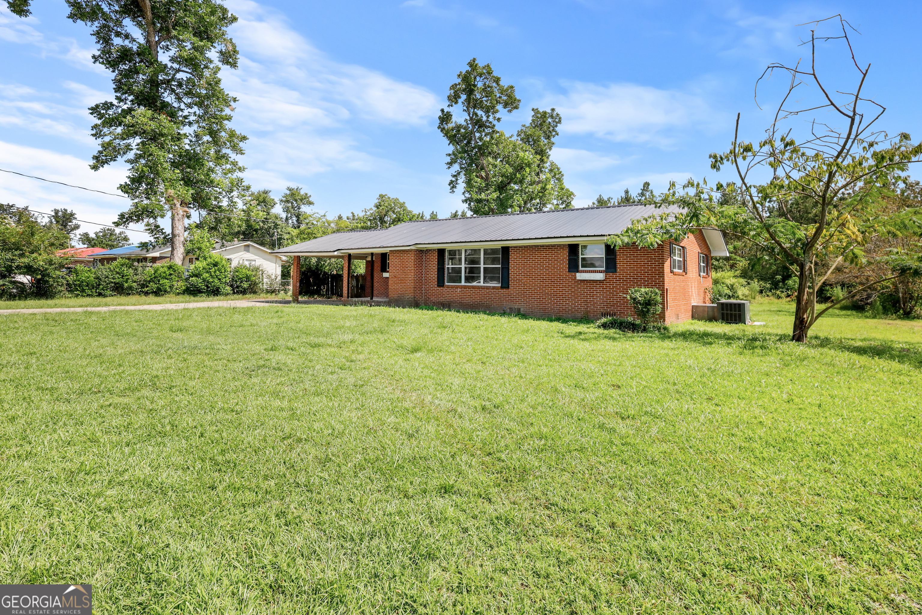 120 Francis Avenue Property Photo 4