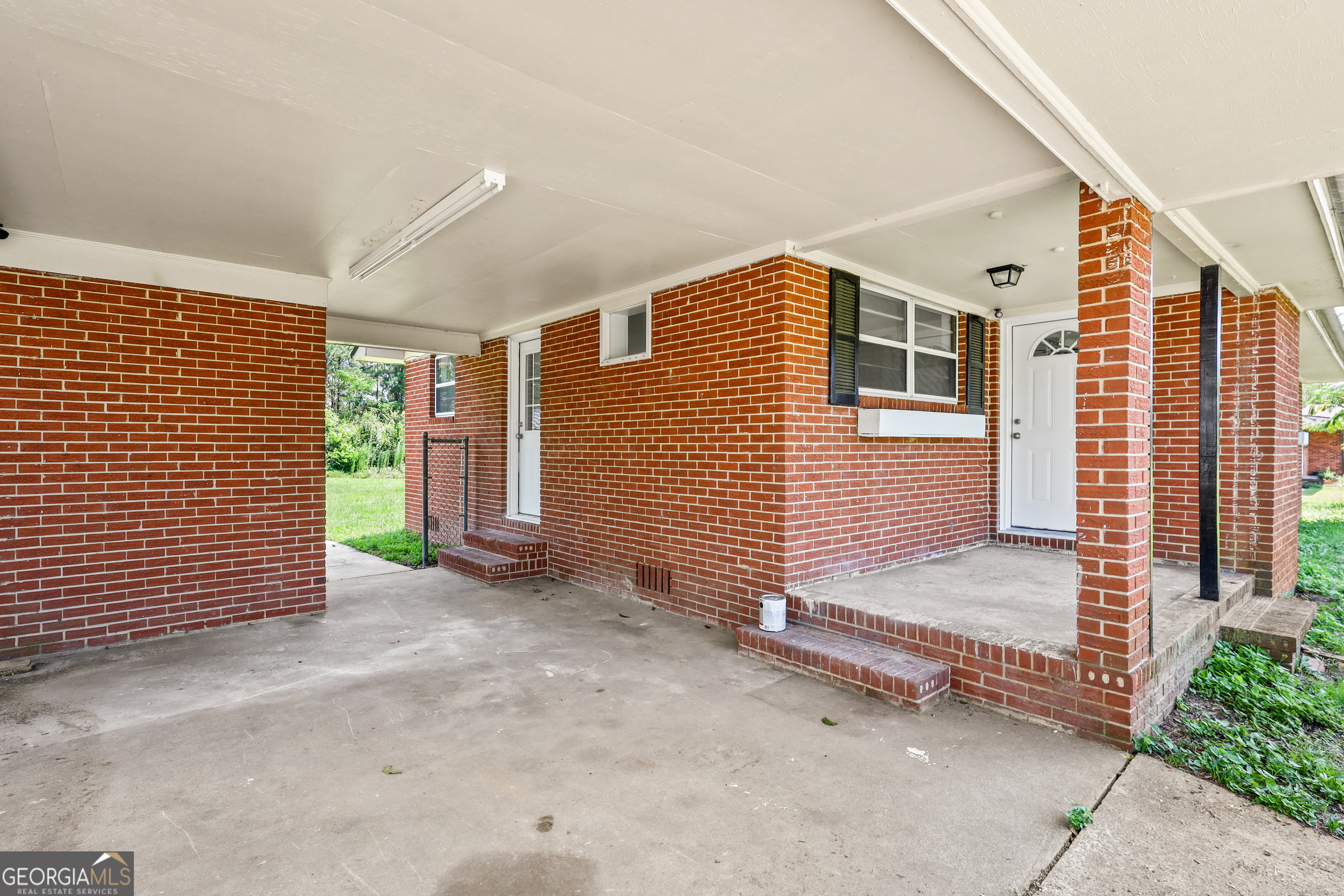 120 Francis Avenue Property Photo 5