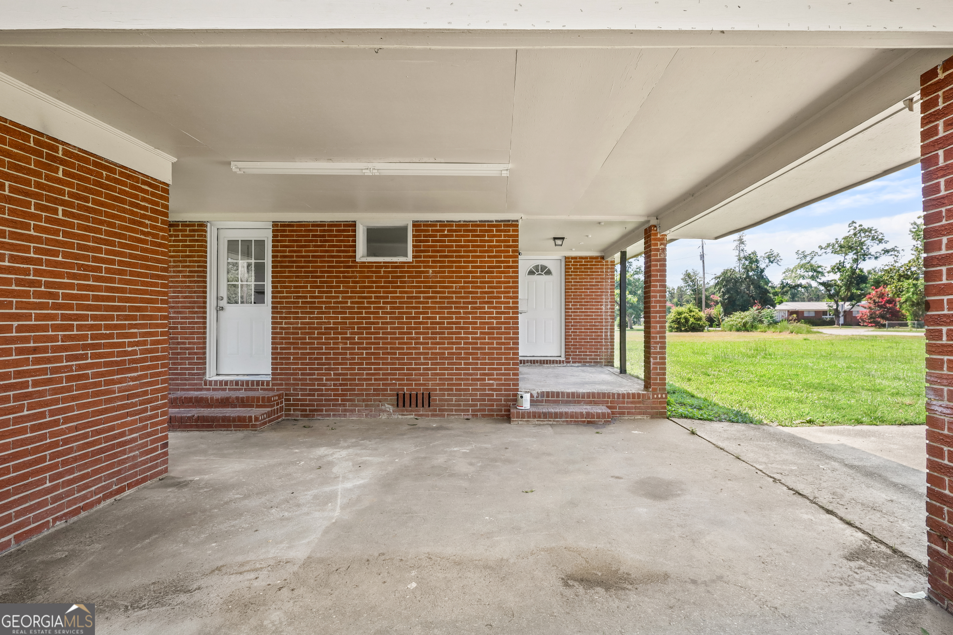120 Francis Avenue Property Photo 6