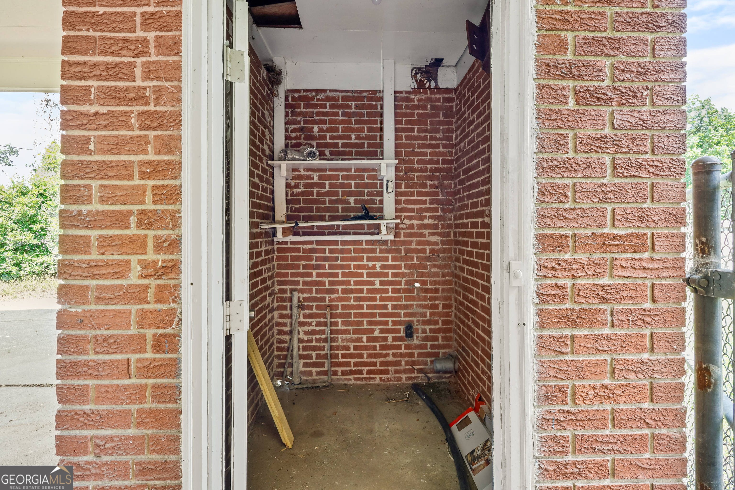 120 Francis Avenue Property Photo 7