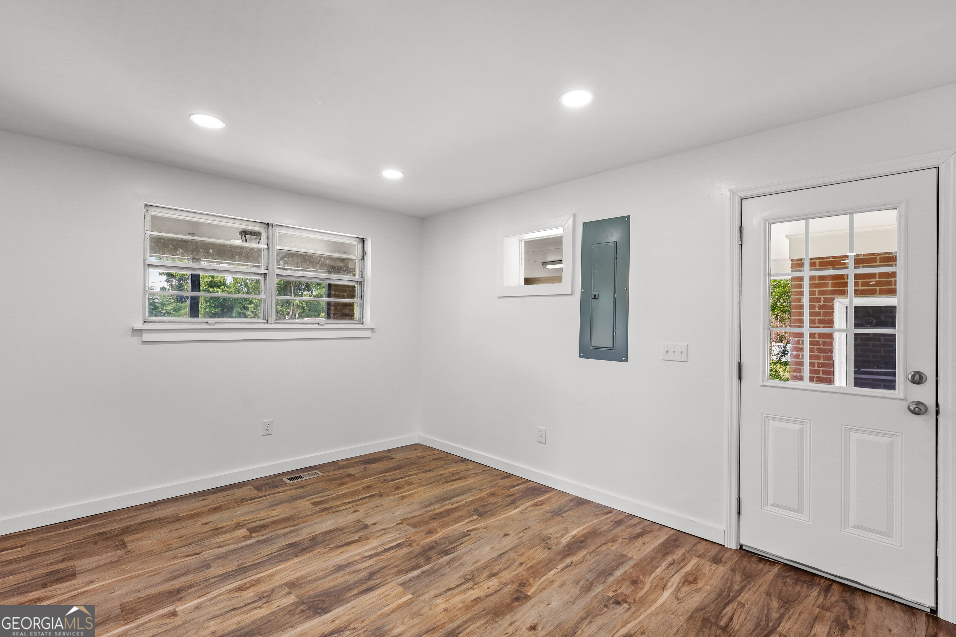 120 Francis Avenue Property Photo 8