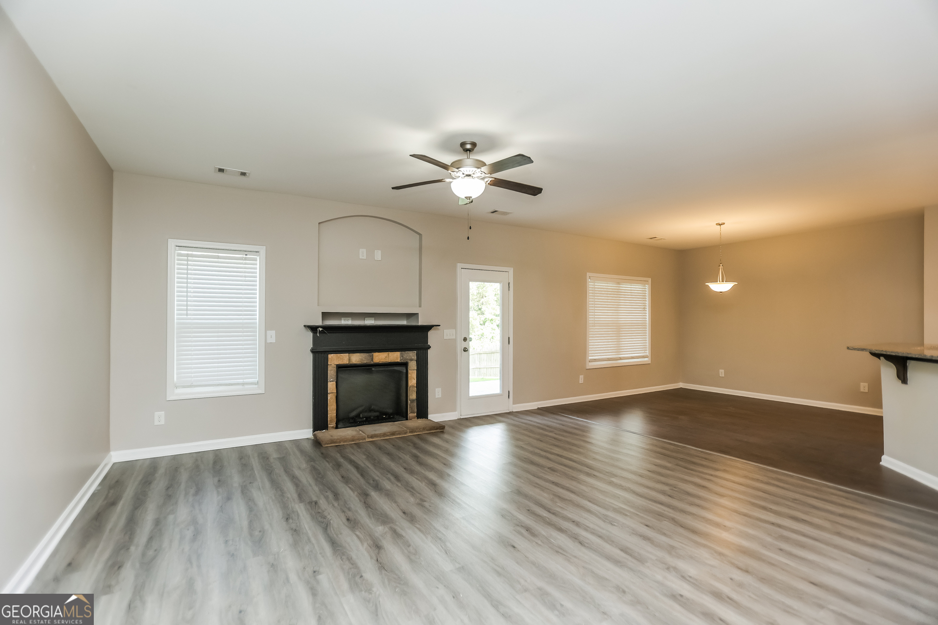 1117 Red Bud Circle Property Photo 3