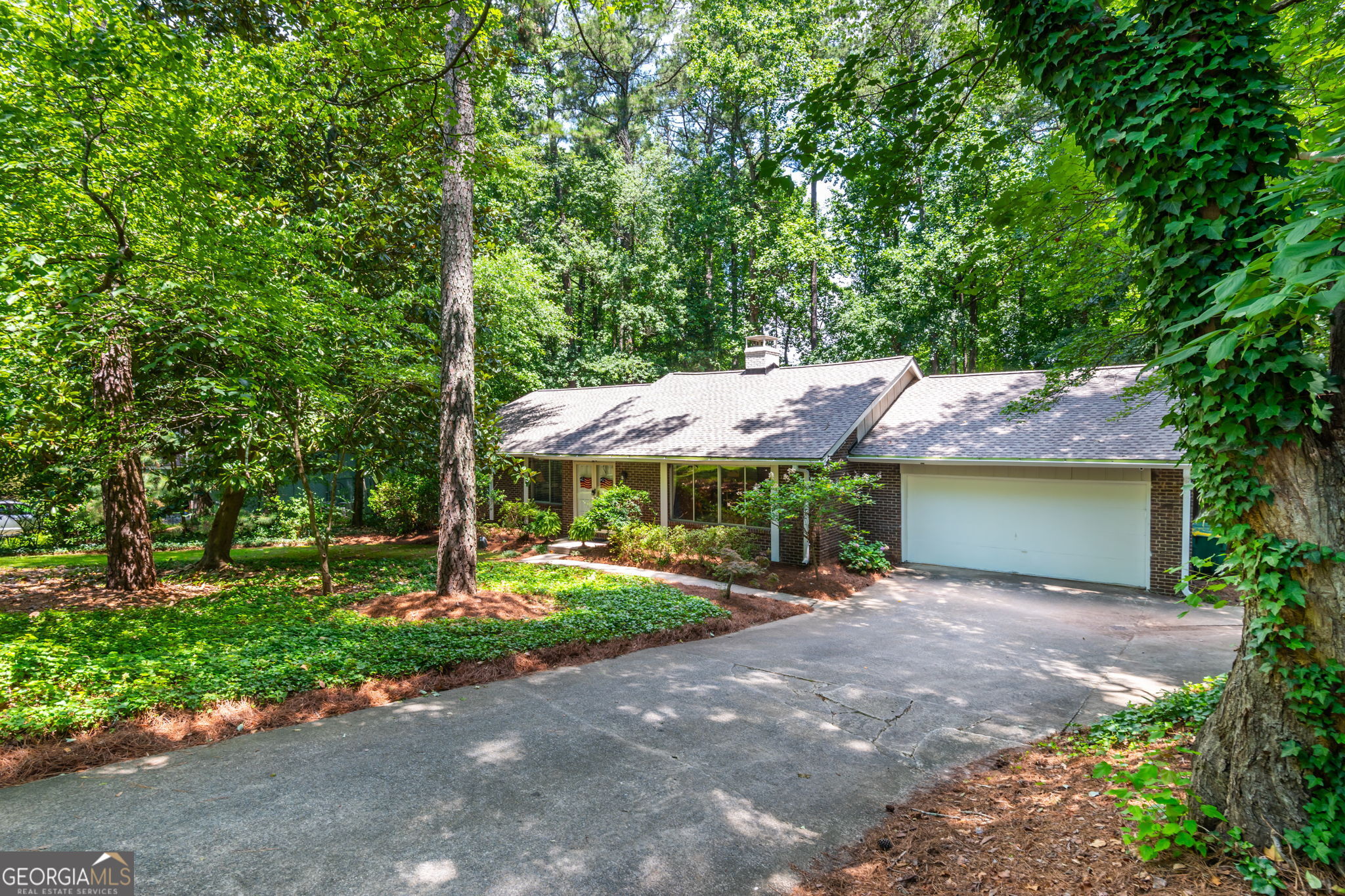 2805 Burtz Drive Property Photo 10