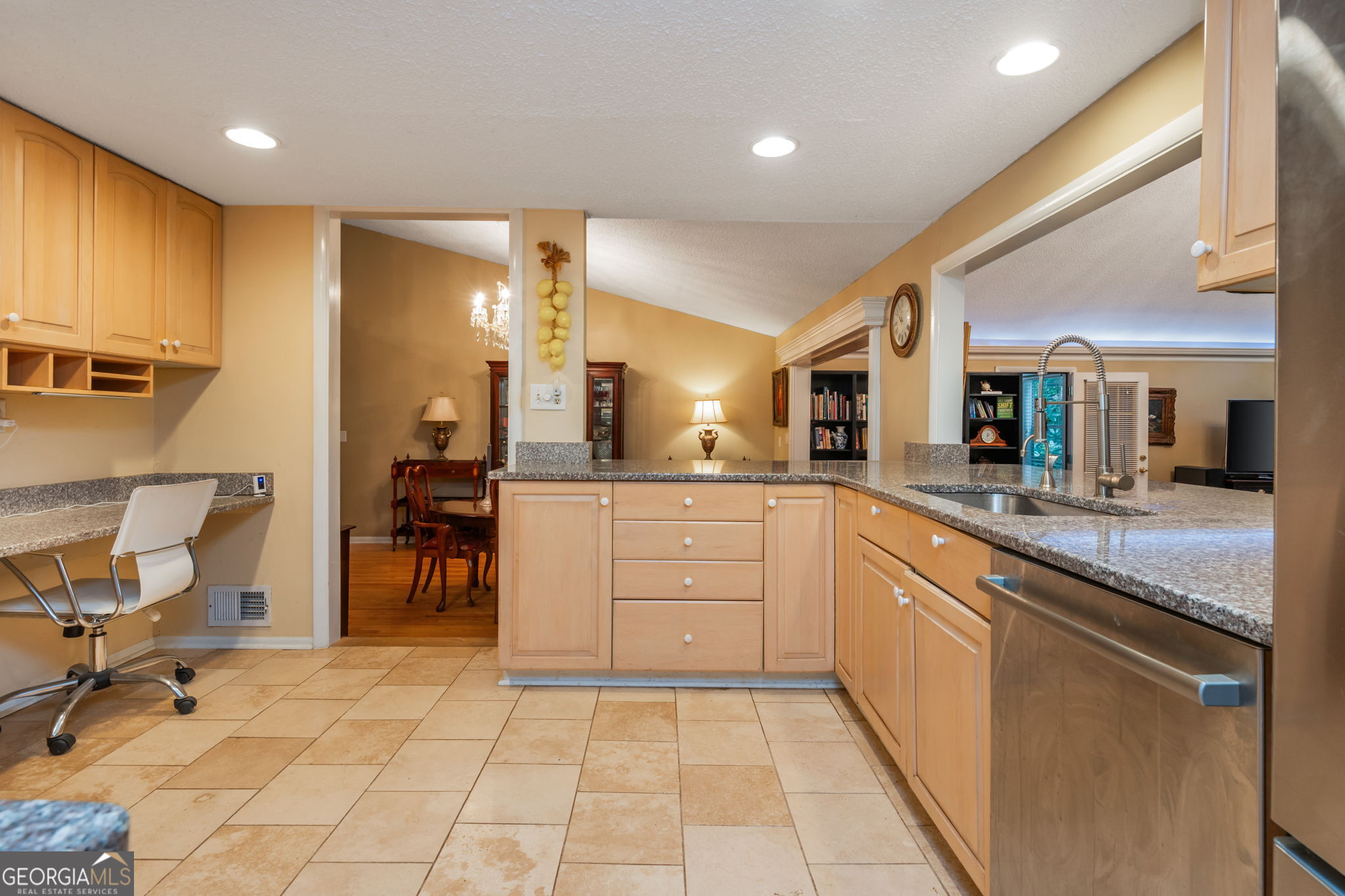 2805 Burtz Drive Property Photo 27