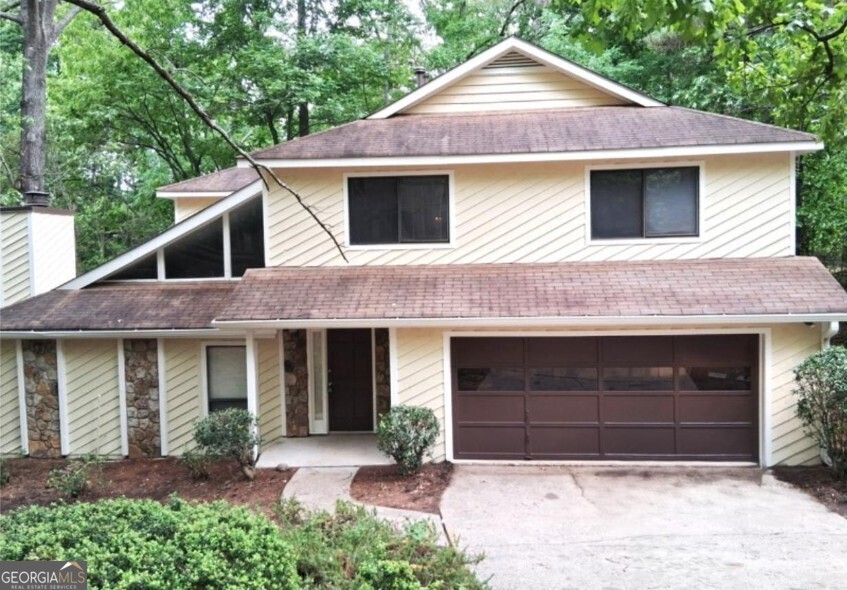 8580 Colony Club Drive Property Photo 1