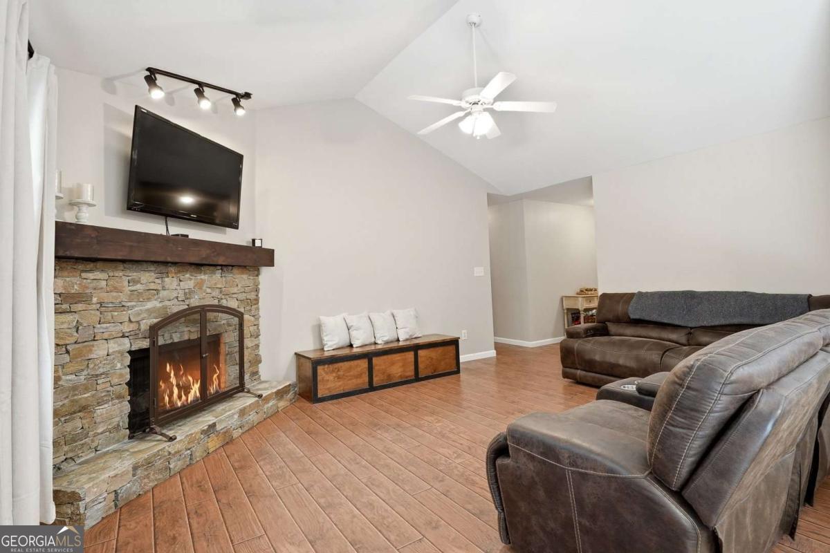 5480 Amber Cove Way Property Photo 2