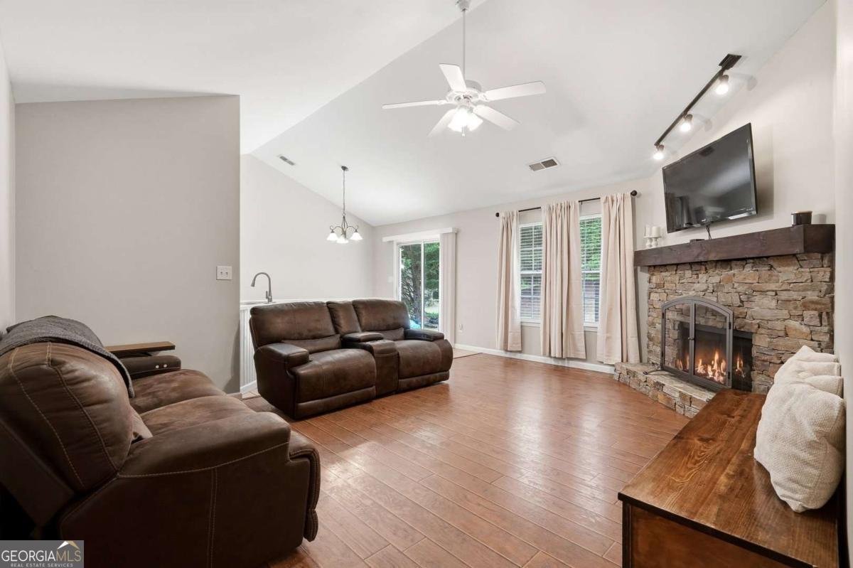 5480 Amber Cove Way Property Photo 5