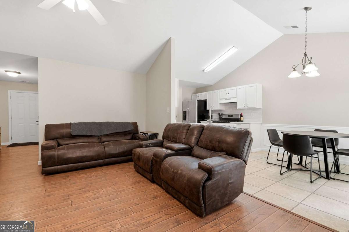 5480 Amber Cove Way Property Photo 6