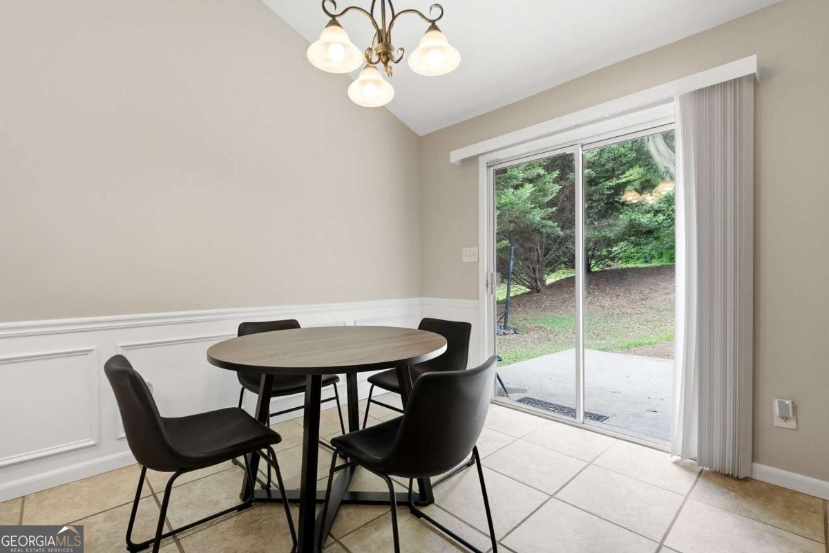 5480 Amber Cove Way Property Photo 7