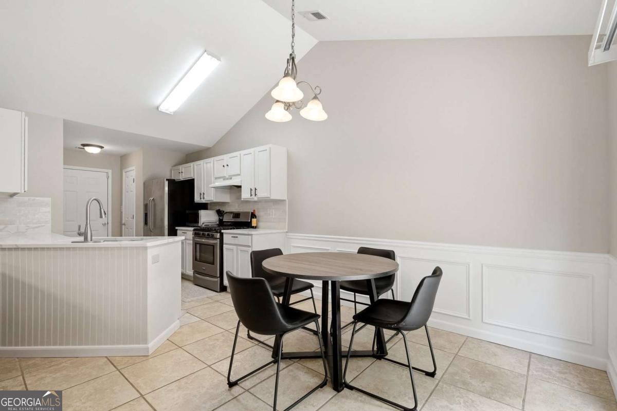 5480 Amber Cove Way Property Photo 8