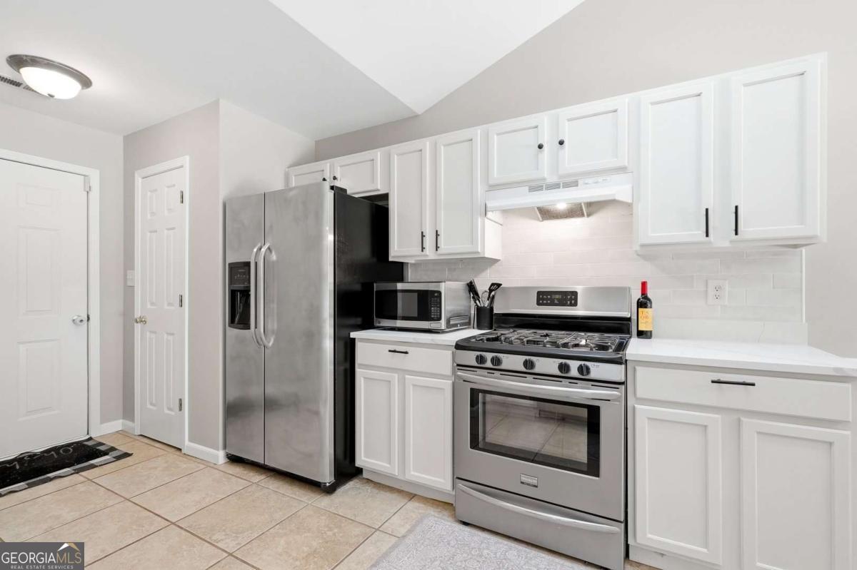 5480 Amber Cove Way Property Photo 9