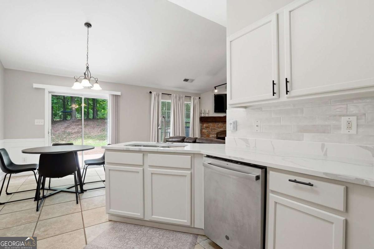 5480 Amber Cove Way Property Photo 10