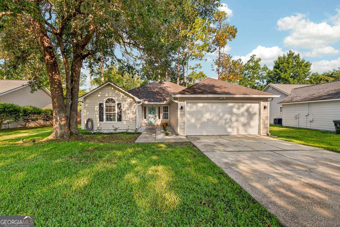 312 E Hallowes Drive Property Photo 1