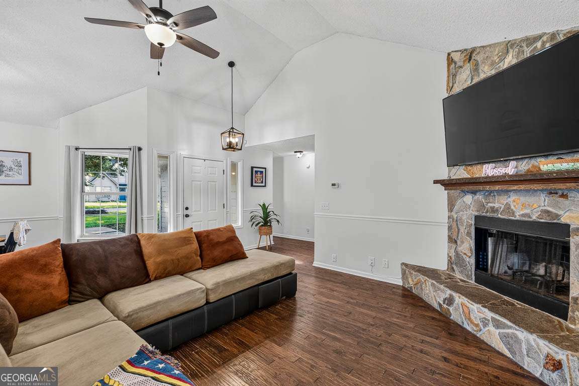 312 E Hallowes Drive Property Photo 7