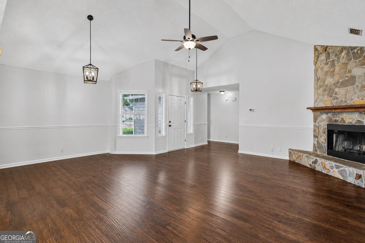 312 E Hallowes Drive Property Photo 9