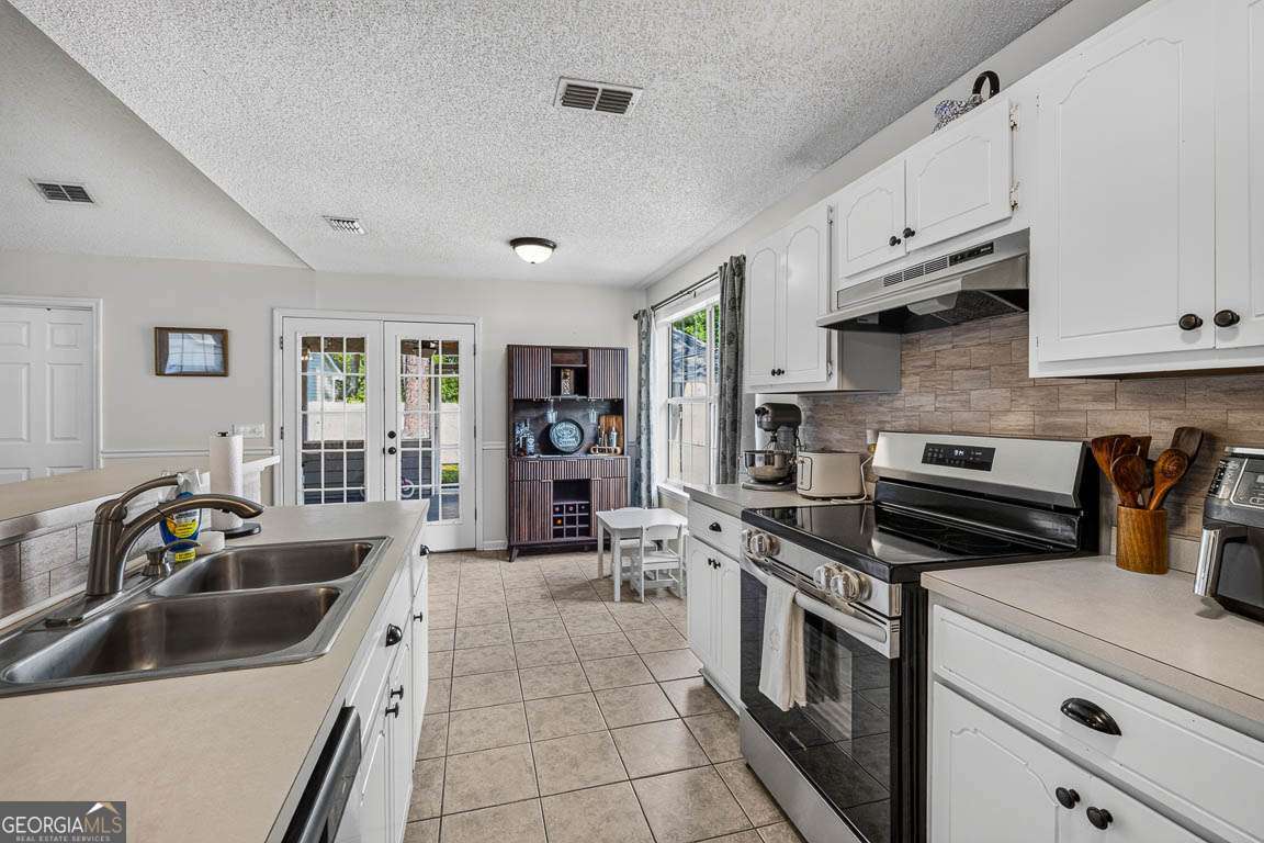 312 E Hallowes Drive Property Photo 20