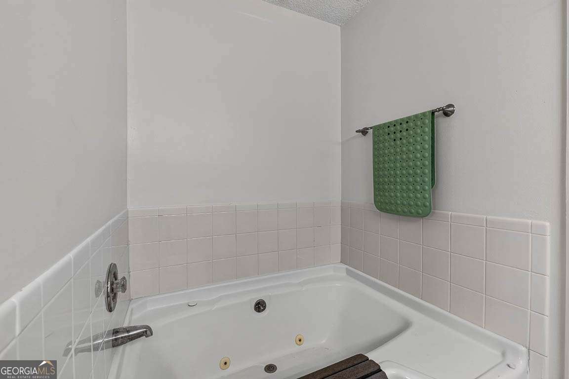 312 E Hallowes Drive Property Photo 27