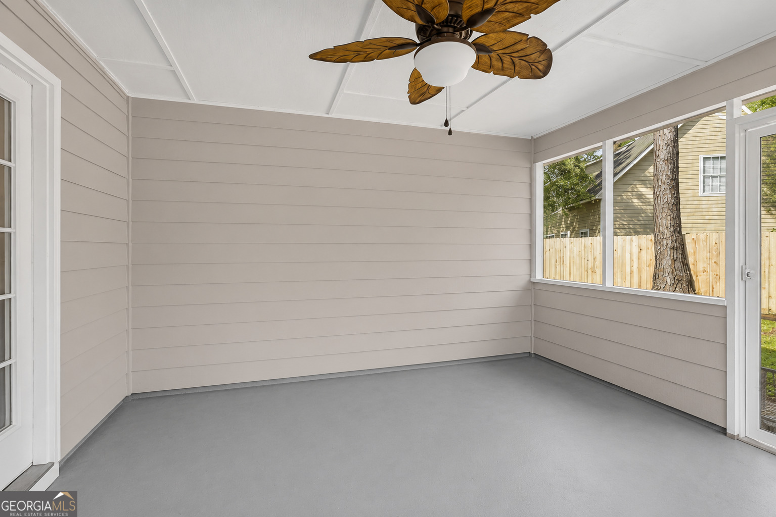 312 E Hallowes Drive Property Photo 47